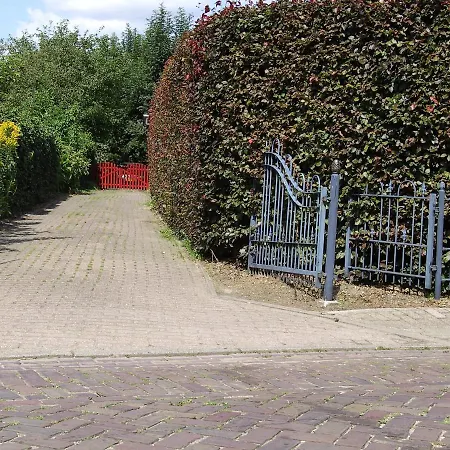 Achter Het Rode Hek Bed & Breakfast *